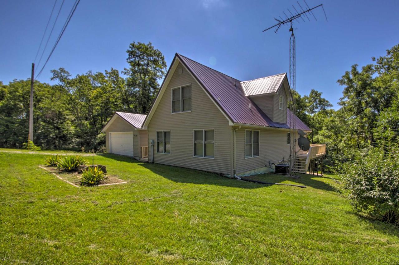 Modern Eckerty Home With Deck On Patoka Lake! Taswell Bagian luar foto