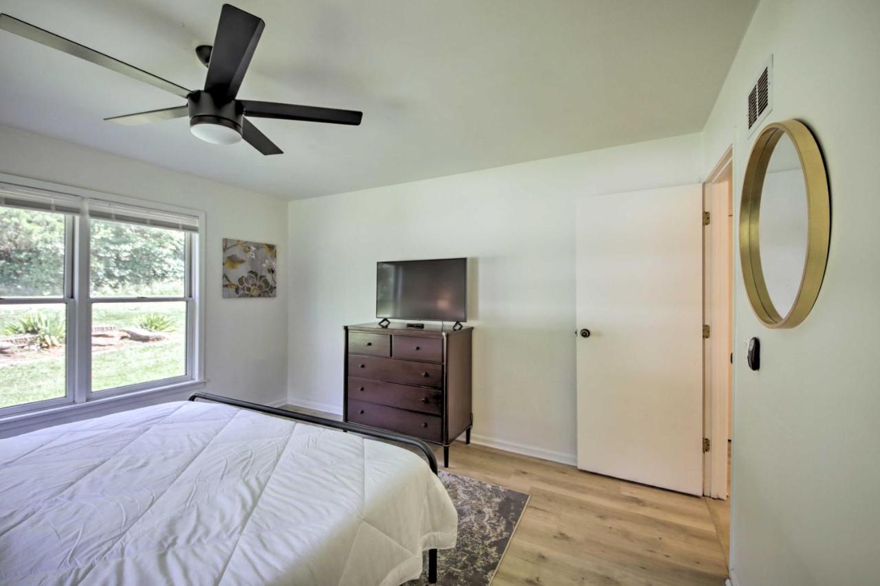 Modern Eckerty Home With Deck On Patoka Lake! Taswell Bagian luar foto