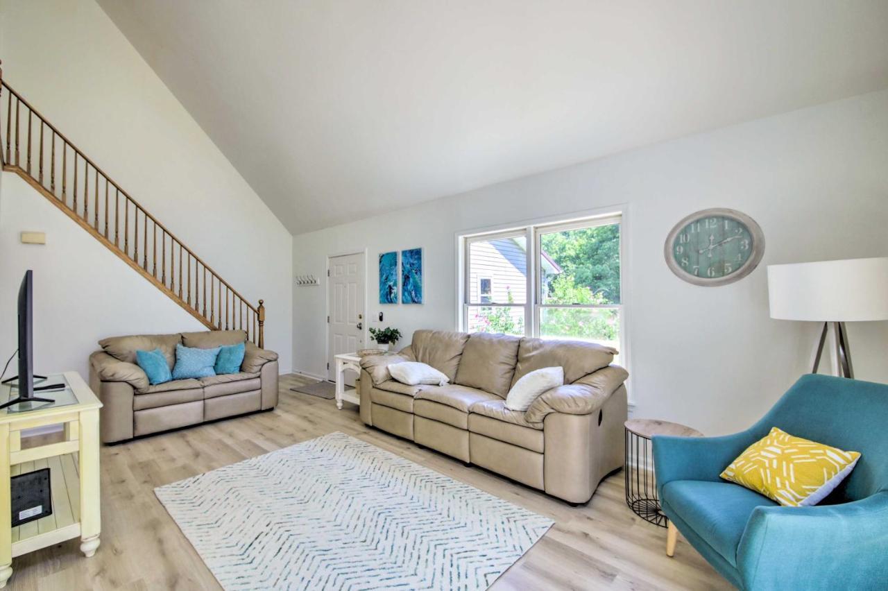 Modern Eckerty Home With Deck On Patoka Lake! Taswell Bagian luar foto
