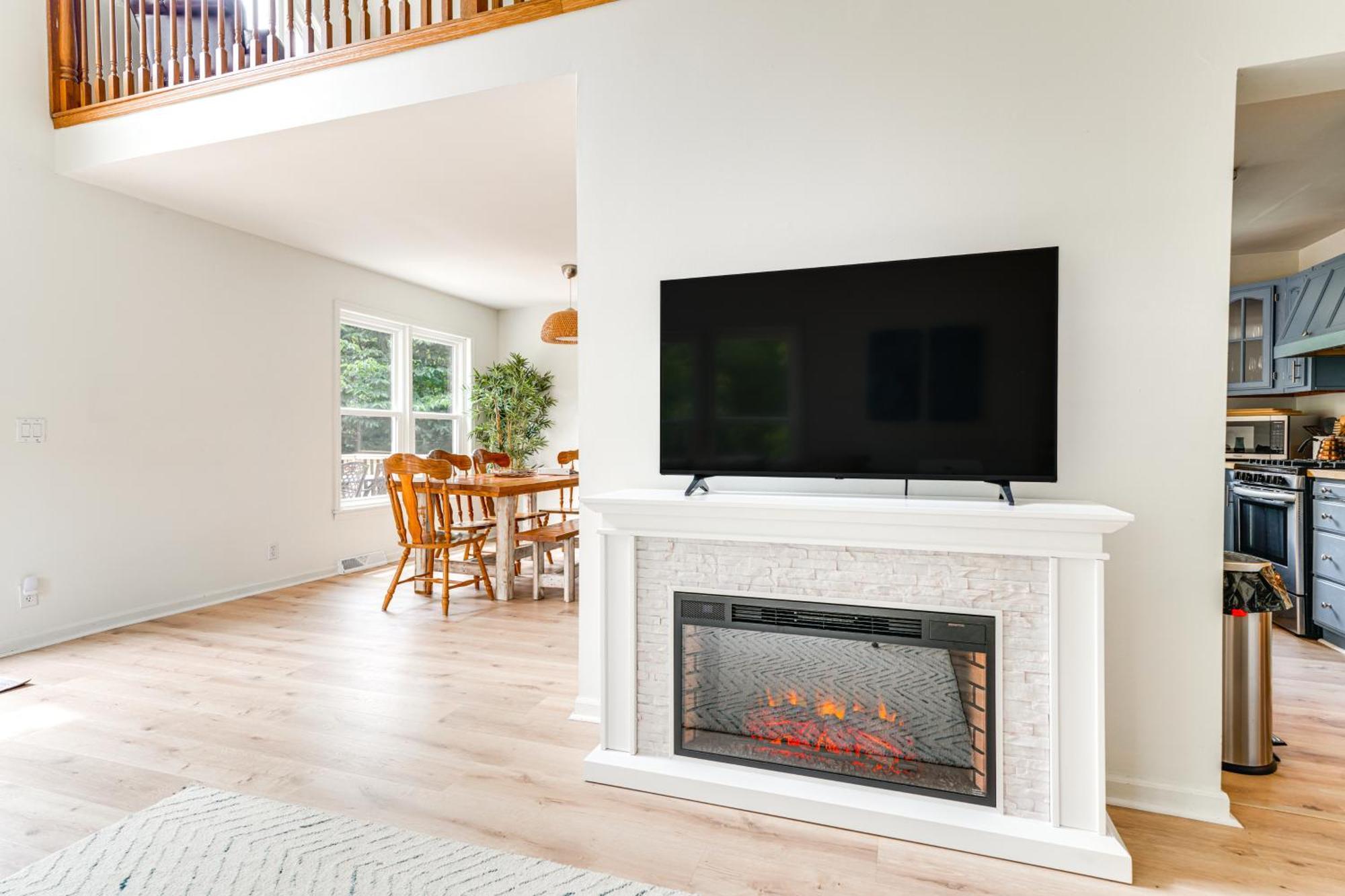Modern Eckerty Home With Deck On Patoka Lake! Taswell Bagian luar foto