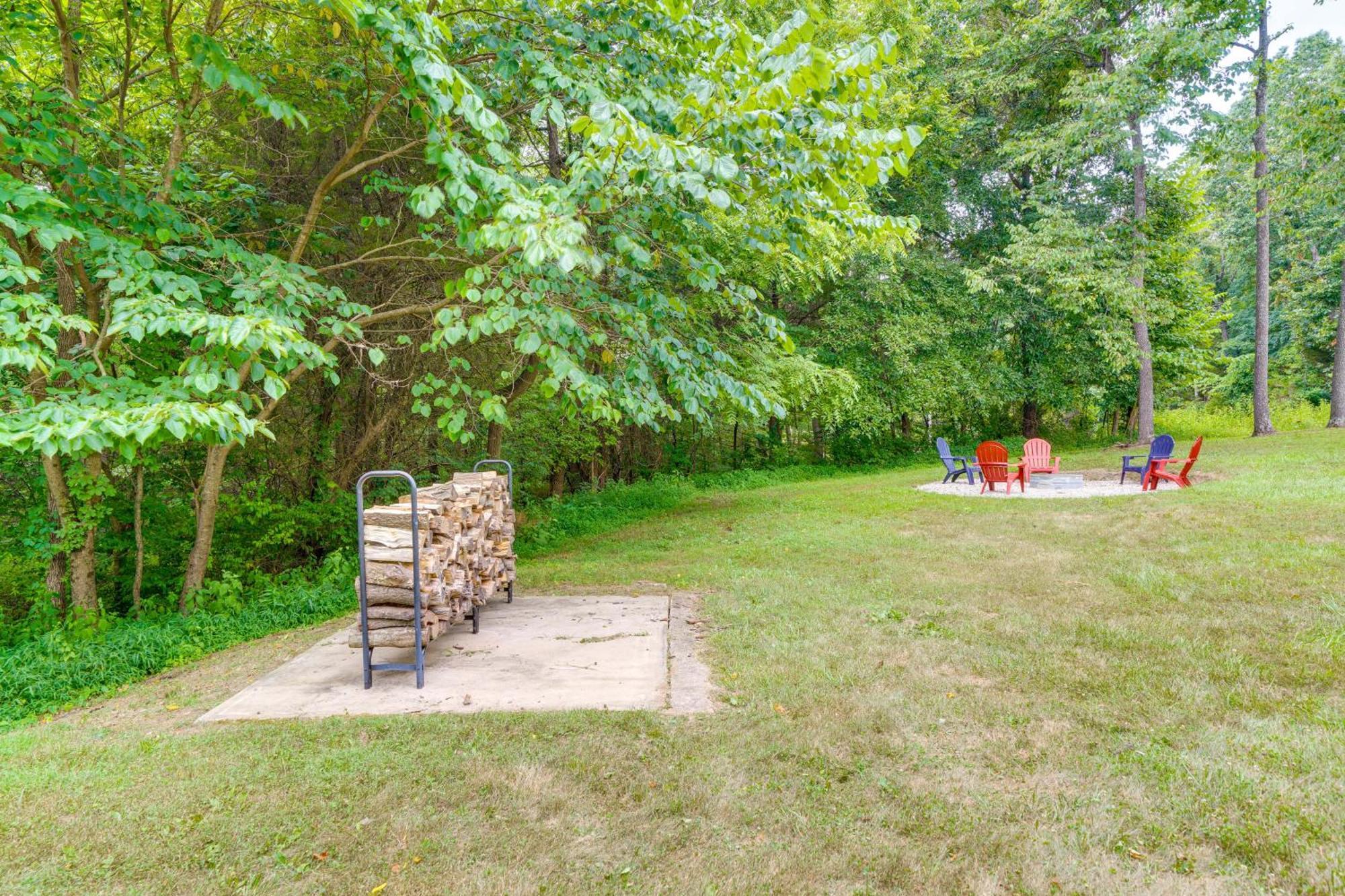 Modern Eckerty Home With Deck On Patoka Lake! Taswell Bagian luar foto